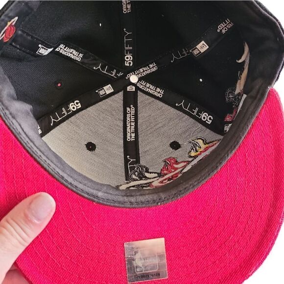 New Era Miami Heat hat, baseball cap, 59fifty,  size 7 1/8 - Picture 2 of 5